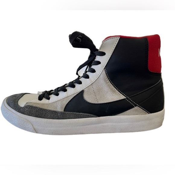 Nike Other - Nike Blazer Mid '77 SE D Boys 6.5Y White Black Red Skate Style Shoe DH8640-100